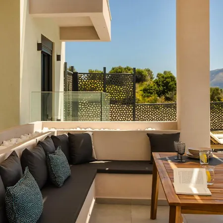 וילה Kalimera Luxurious ליקסורי