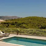 فيلة Kalimera Luxurious *